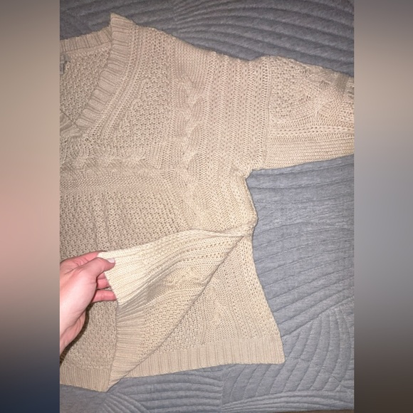 Cozy Casual Cable Knit Oversized V-Neck Sweater - Picture 6 of 8